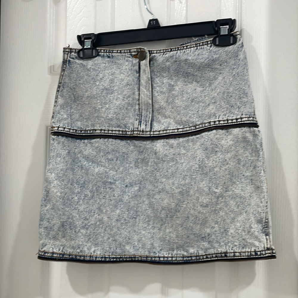 Vintage 80s acid wash skirt with zipper designs by Paris Express size small